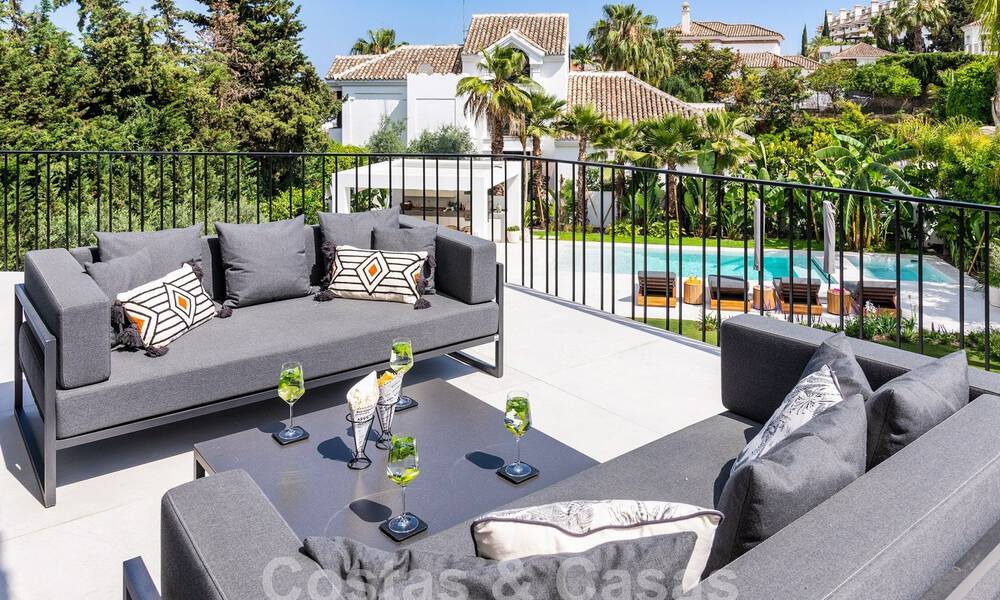 Villa de luxe au design moderne et méditerranéen à vendre dans une zone de golf populaire à Nueva Andalucia, Marbella 61703