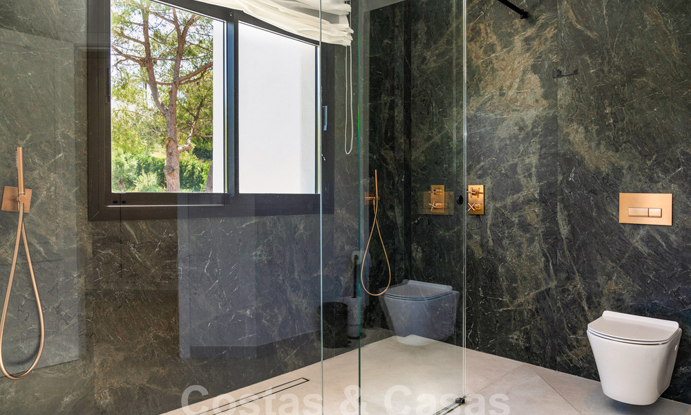 Villa de luxe au design moderne et méditerranéen à vendre dans une zone de golf populaire à Nueva Andalucia, Marbella 61705