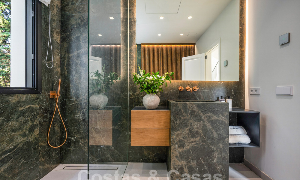 Villa de luxe au design moderne et méditerranéen à vendre dans une zone de golf populaire à Nueva Andalucia, Marbella 61708