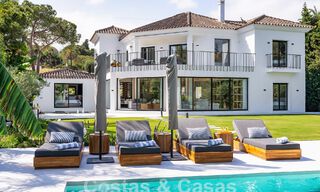 Villa de luxe au design moderne et méditerranéen à vendre dans une zone de golf populaire à Nueva Andalucia, Marbella 61710 