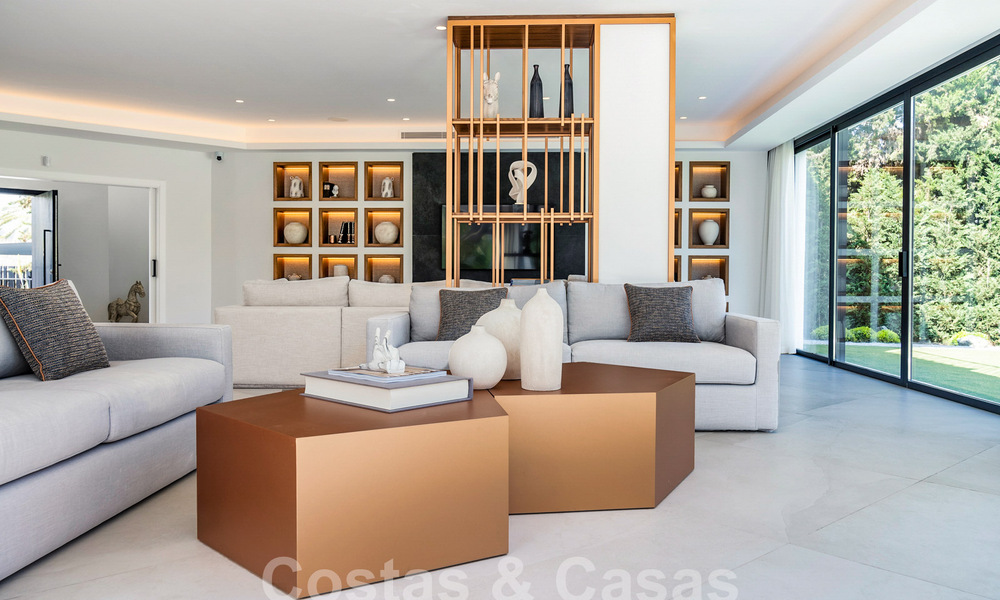 Villa de luxe au design moderne et méditerranéen à vendre dans une zone de golf populaire à Nueva Andalucia, Marbella 61714