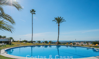 Luxueux appartement à vendre avec vue panoramique sur la mer dans une urbanisation fermée sur le Golden Mile, Marbella 61723 