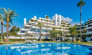 Luxueux appartement à vendre avec vue panoramique sur la mer dans une urbanisation fermée sur le Golden Mile, Marbella 61725 