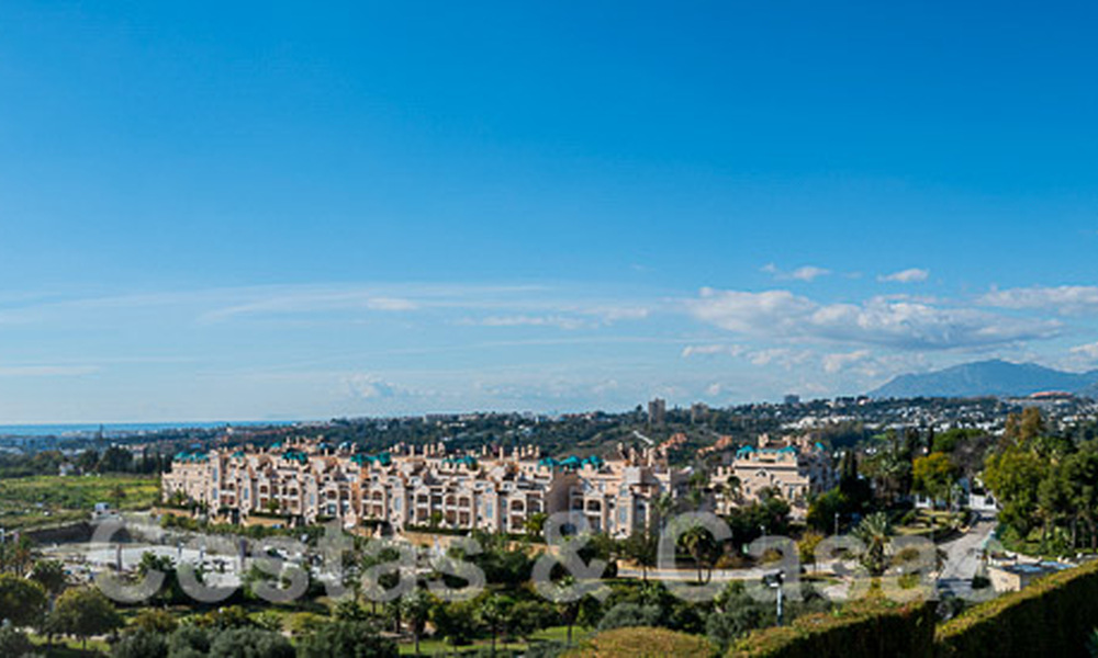 Luxueux appartement à vendre avec vue panoramique sur la mer dans une urbanisation fermée sur le Golden Mile, Marbella 61727
