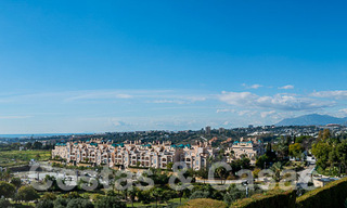 Luxueux appartement à vendre avec vue panoramique sur la mer dans une urbanisation fermée sur le Golden Mile, Marbella 61727 