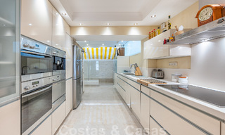 Luxueux appartement à vendre avec vue panoramique sur la mer dans une urbanisation fermée sur le Golden Mile, Marbella 61738 