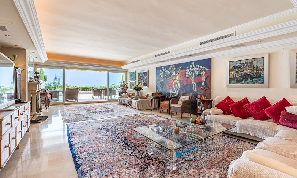 Luxueux appartement à vendre avec vue panoramique sur la mer dans une urbanisation fermée sur le Golden Mile, Marbella 61755