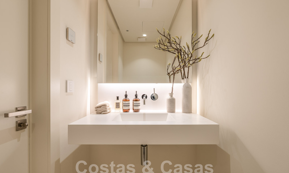 Appartement de jardin moderne avec vue sur la mer à vendre, à quelques minutes en voiture du centre de Marbella 61783