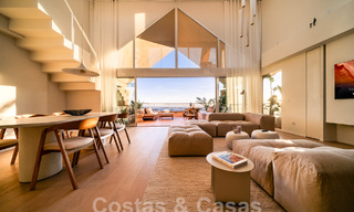Impressionnant penthouse rénové à vendre avec vue panoramique sur le golf et la mer au cœur de Nueva Andalucia, Marbella 61813 