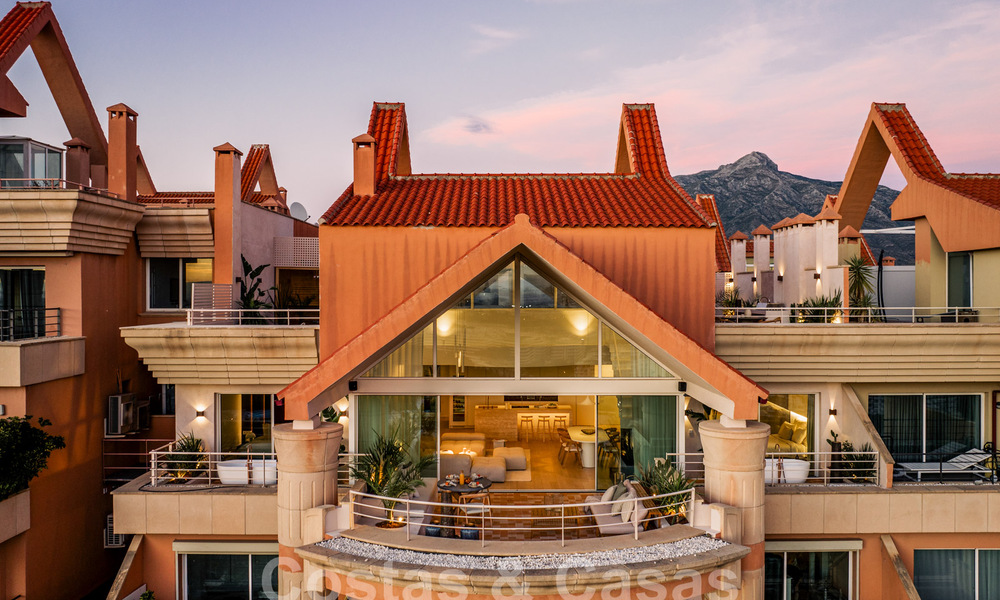 Impressionnant penthouse rénové à vendre avec vue panoramique sur le golf et la mer au cœur de Nueva Andalucia, Marbella 61814