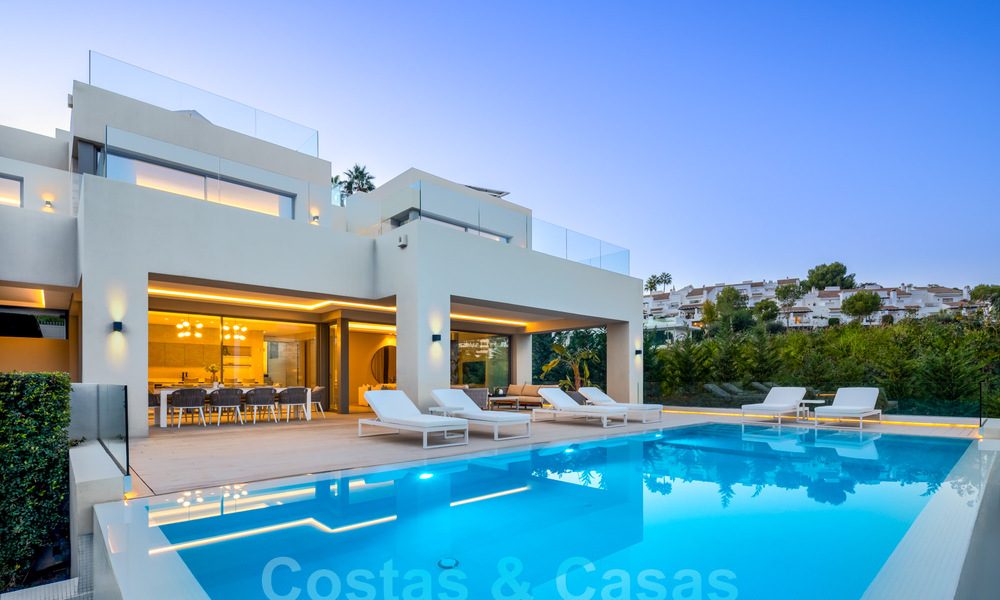 Villa de luxe sophistiquée au design moderne à vendre à distance de marche du terrain de golf à Nueva Andalucia, Marbella 61339