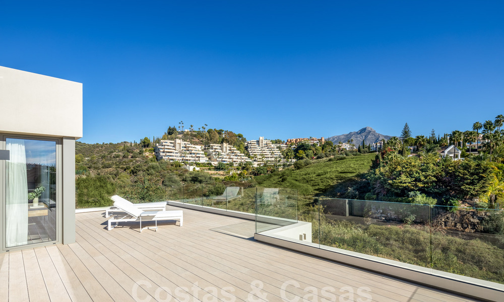 Villa de luxe sophistiquée au design moderne à vendre à distance de marche du terrain de golf à Nueva Andalucia, Marbella 61357