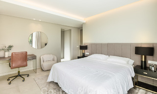 Villa de luxe sophistiquée au design moderne à vendre à distance de marche du terrain de golf à Nueva Andalucia, Marbella 61359 