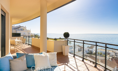 Penthouse près de la plage avec 3 chambres et vue panoramique sur la mer à vendre sur le New Golden Mile entre Marbella et Estepona 61375