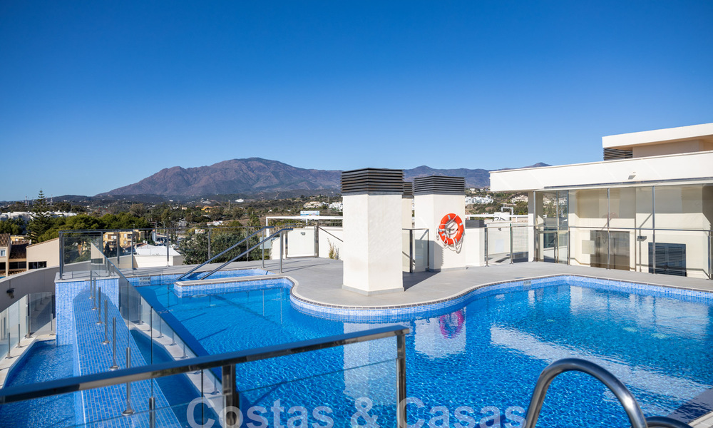 Penthouse près de la plage avec 3 chambres et vue panoramique sur la mer à vendre sur le New Golden Mile entre Marbella et Estepona 61380