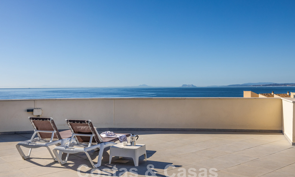 Penthouse près de la plage avec 3 chambres et vue panoramique sur la mer à vendre sur le New Golden Mile entre Marbella et Estepona 61381