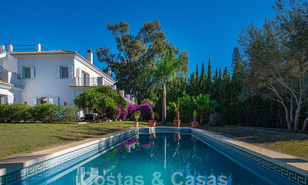 Villa de luxe méditerranéenne à vendre à quelques pas de la plage et des commodités à Guadalmina Baja, Marbella 61846
