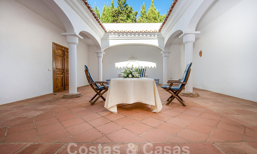 Villa de luxe méditerranéenne à vendre à quelques pas de la plage et des commodités à Guadalmina Baja, Marbella 61861