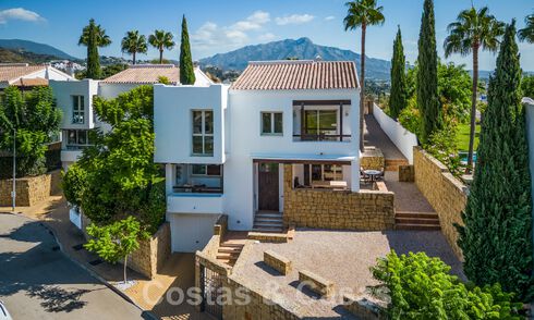 Charmante maison familiale à vendre avec vue sur le golf et les montagnes à Benahavis – Marbella 62077