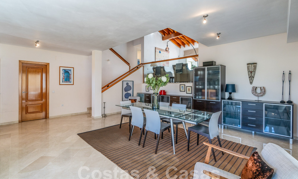 Charmante maison familiale à vendre avec vue sur le golf et les montagnes à Benahavis – Marbella 62082