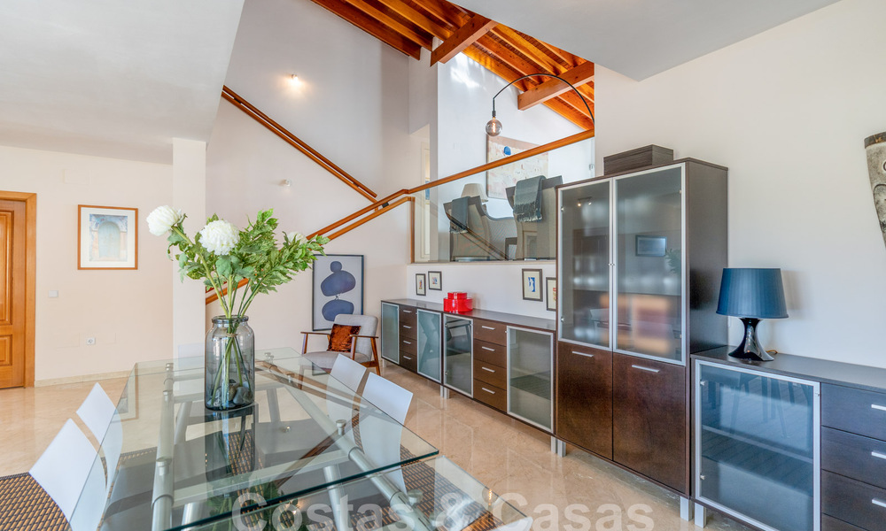 Charmante maison familiale à vendre avec vue sur le golf et les montagnes à Benahavis – Marbella 62083
