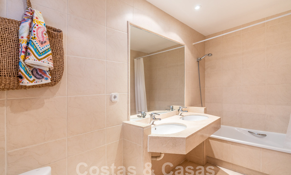 Charmante maison familiale à vendre avec vue sur le golf et les montagnes à Benahavis – Marbella 62096