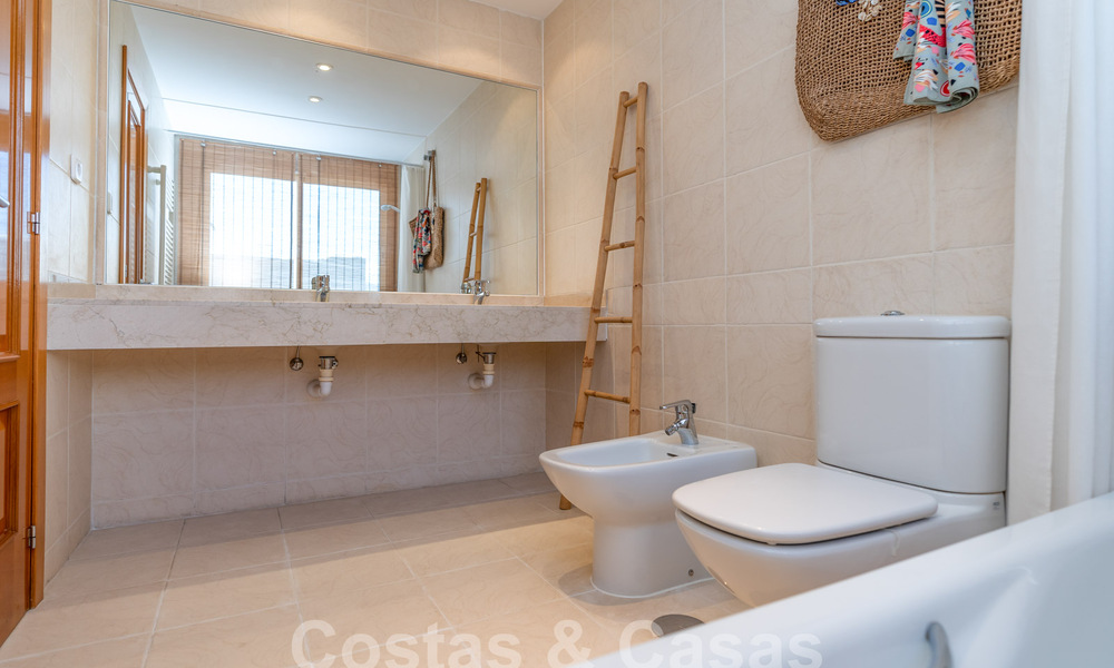 Charmante maison familiale à vendre avec vue sur le golf et les montagnes à Benahavis – Marbella 62099