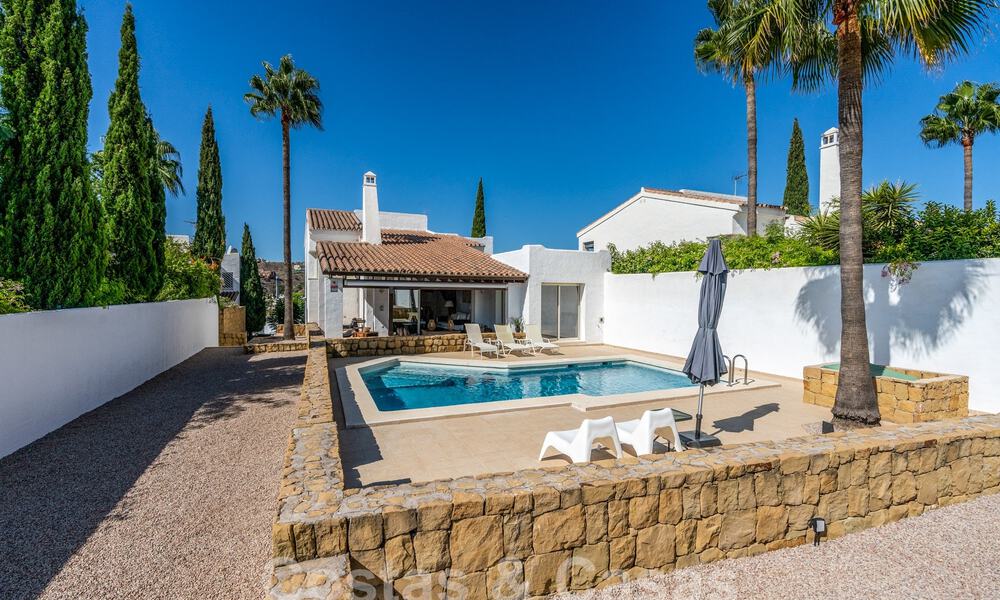 Charmante maison familiale à vendre avec vue sur le golf et les montagnes à Benahavis – Marbella 62114