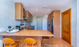 Charmante maison familiale à vendre avec vue sur le golf et les montagnes à Benahavis – Marbella 62116 