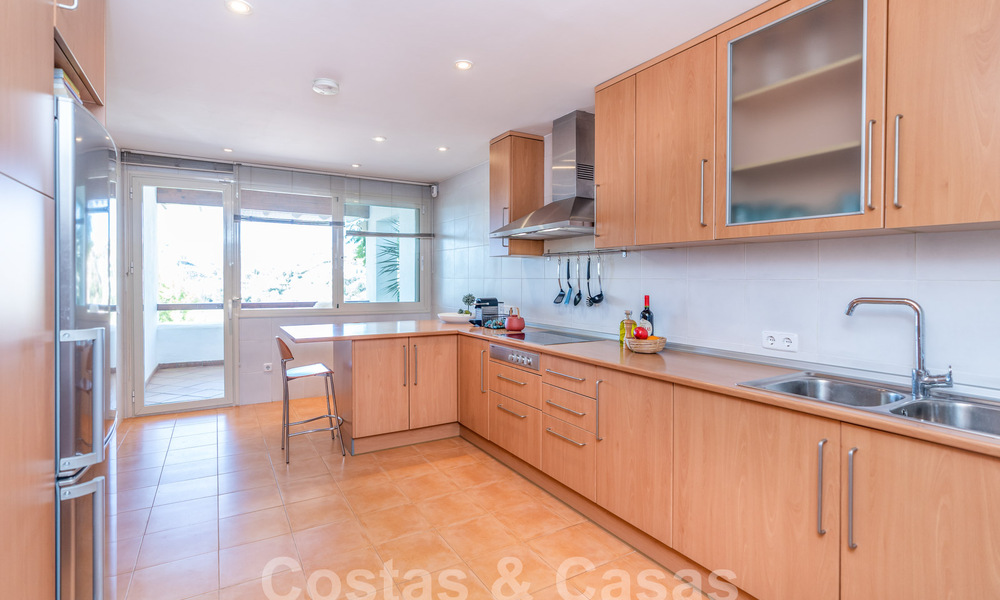 Charmante maison familiale à vendre avec vue sur le golf et les montagnes à Benahavis – Marbella 62118