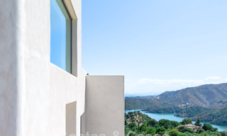 Villa moderne à terminer à vendre entourée de vues à 360º sur les montagnes, le lac et la mer, près de Marbella 61933 