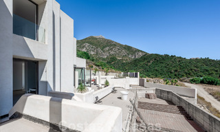 Villa moderne à terminer à vendre entourée de vues à 360º sur les montagnes, le lac et la mer, près de Marbella 61934 