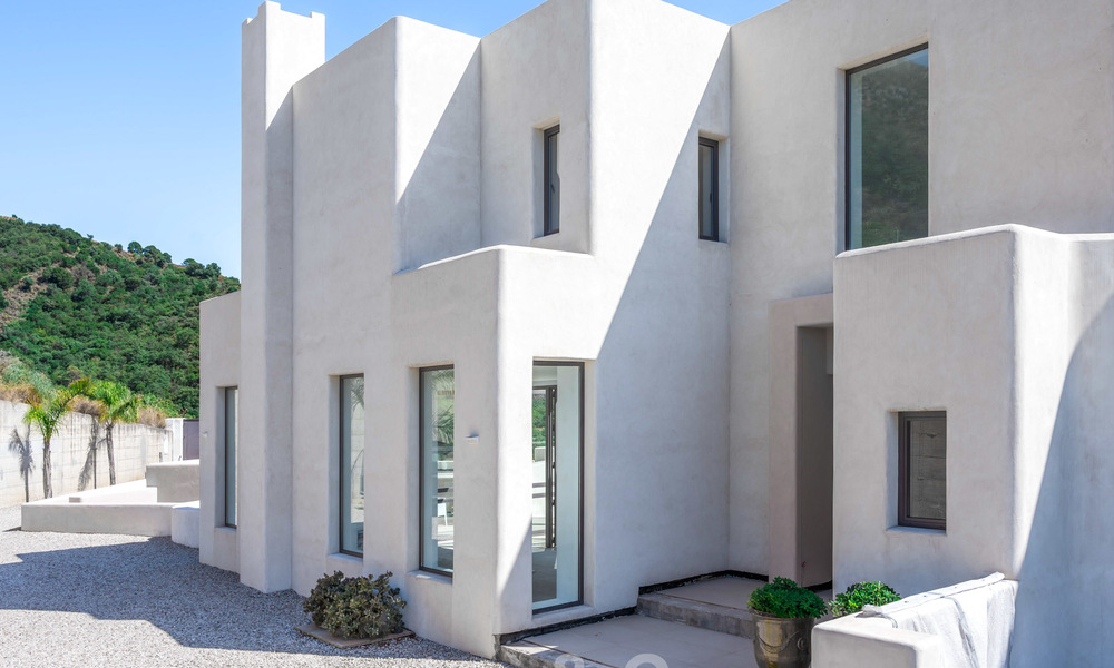 Villa moderne à terminer à vendre entourée de vues à 360º sur les montagnes, le lac et la mer, près de Marbella 61936