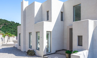 Villa moderne à terminer à vendre entourée de vues à 360º sur les montagnes, le lac et la mer, près de Marbella 61936 