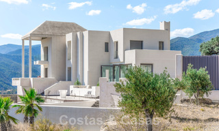 Villa moderne à terminer à vendre entourée de vues à 360º sur les montagnes, le lac et la mer, près de Marbella 61937 