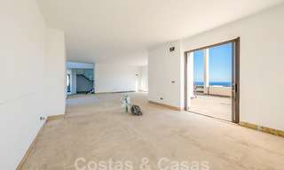 Villa moderne à terminer à vendre entourée de vues à 360º sur les montagnes, le lac et la mer, près de Marbella 61942 