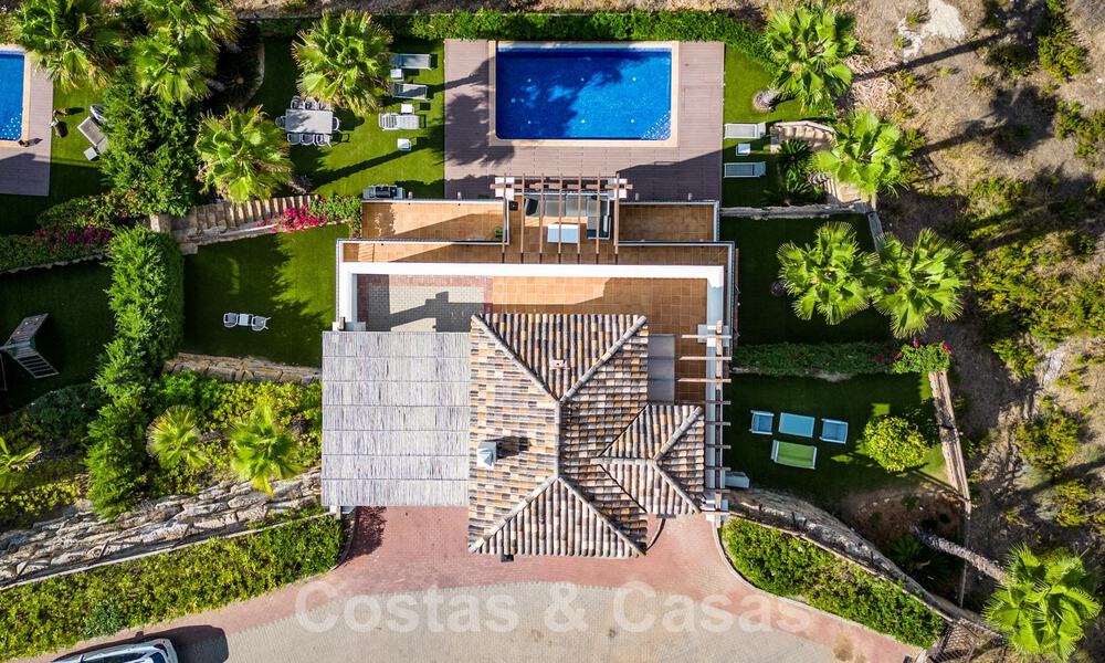 Spacieuse villa individuelle à vendre dans une résidence privée exclusive à Benahavis - Marbella 62124