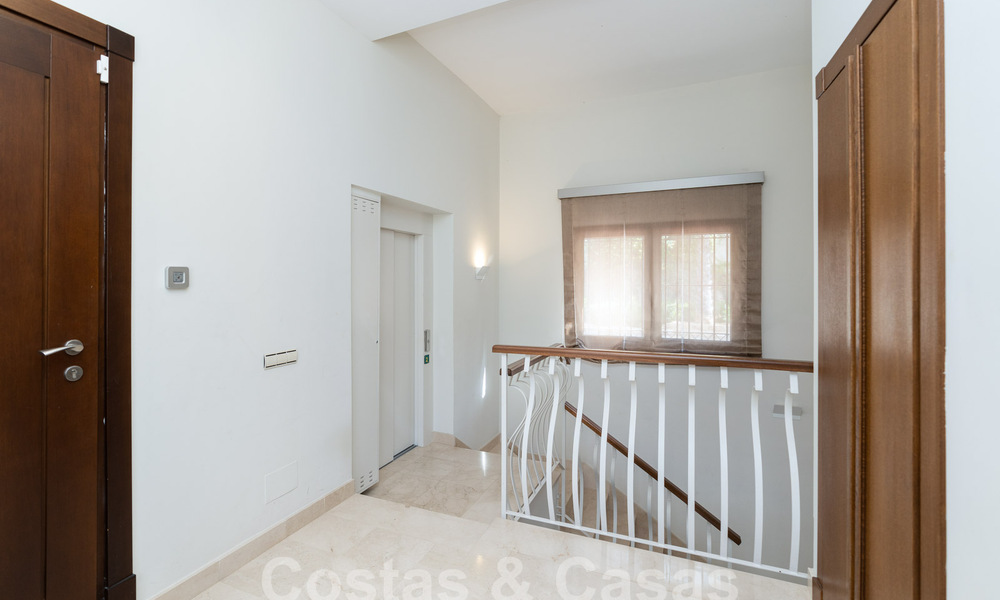 Spacieuse villa individuelle à vendre dans une résidence privée exclusive à Benahavis - Marbella 62125