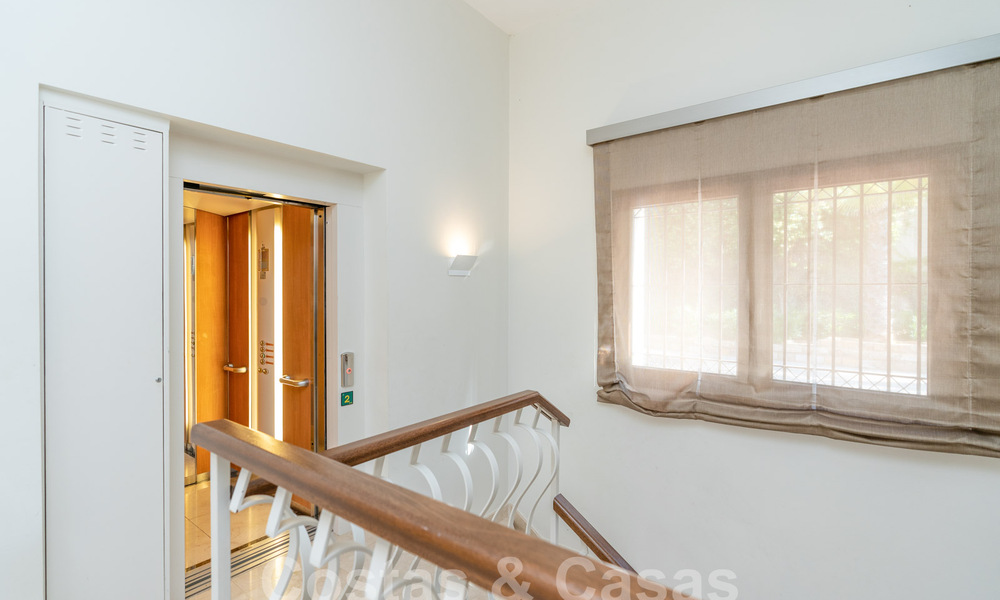 Spacieuse villa individuelle à vendre dans une résidence privée exclusive à Benahavis - Marbella 62126
