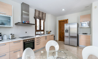 Spacieuse villa individuelle à vendre dans une résidence privée exclusive à Benahavis - Marbella 62127 