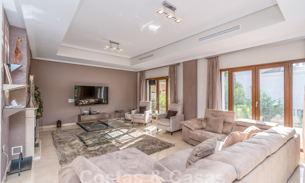 Spacieuse villa individuelle à vendre dans une résidence privée exclusive à Benahavis - Marbella 62129