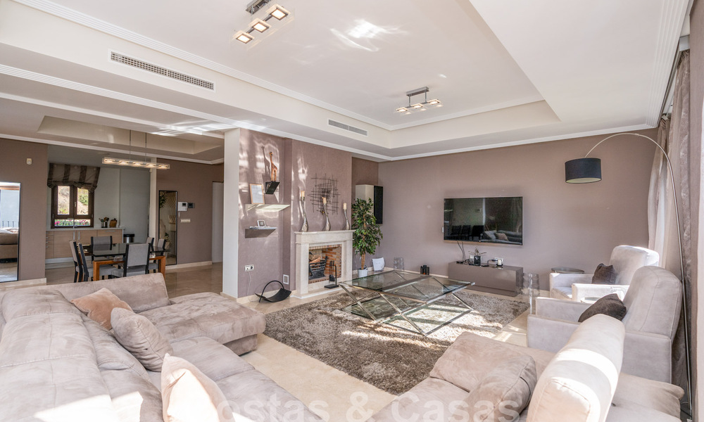 Spacieuse villa individuelle à vendre dans une résidence privée exclusive à Benahavis - Marbella 62130