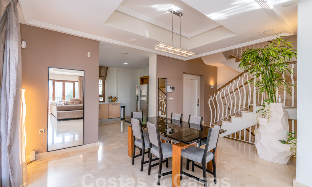 Spacieuse villa individuelle à vendre dans une résidence privée exclusive à Benahavis - Marbella 62131