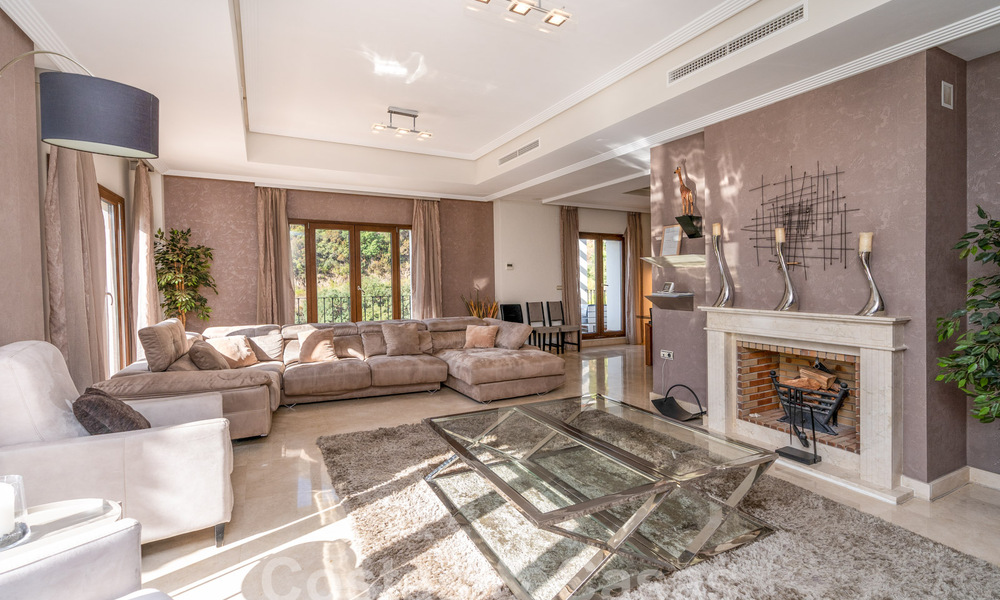 Spacieuse villa individuelle à vendre dans une résidence privée exclusive à Benahavis - Marbella 62133