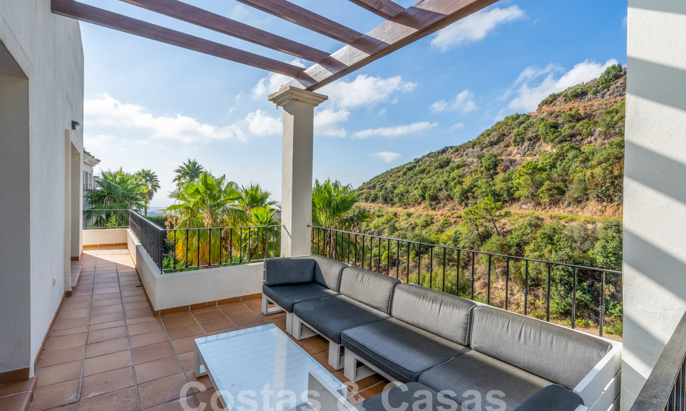 Spacieuse villa individuelle à vendre dans une résidence privée exclusive à Benahavis - Marbella 62136
