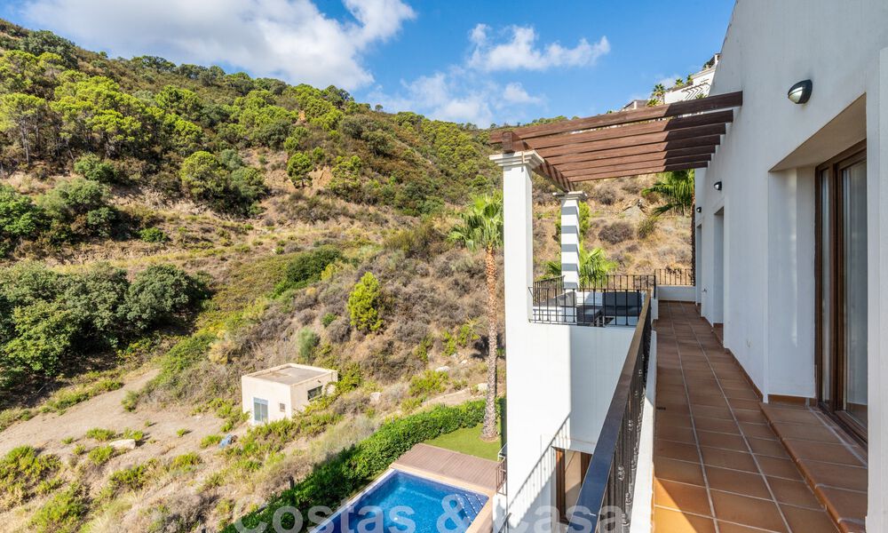 Spacieuse villa individuelle à vendre dans une résidence privée exclusive à Benahavis - Marbella 62138