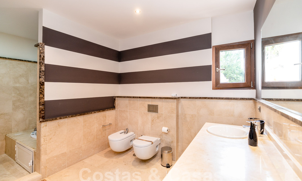 Spacieuse villa individuelle à vendre dans une résidence privée exclusive à Benahavis - Marbella 62145