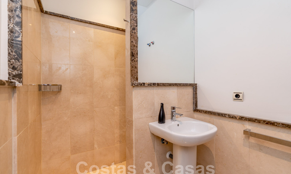 Spacieuse villa individuelle à vendre dans une résidence privée exclusive à Benahavis - Marbella 62152