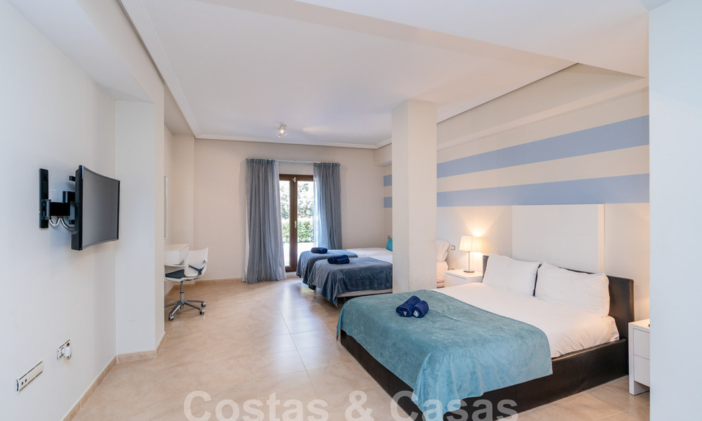 Spacieuse villa individuelle à vendre dans une résidence privée exclusive à Benahavis - Marbella 62157