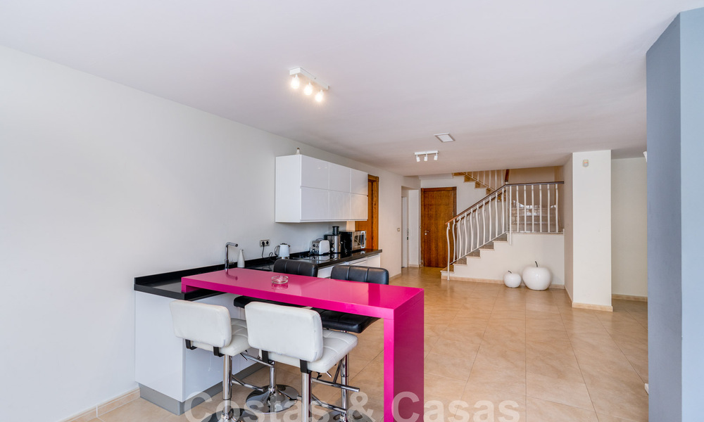 Spacieuse villa individuelle à vendre dans une résidence privée exclusive à Benahavis - Marbella 62161